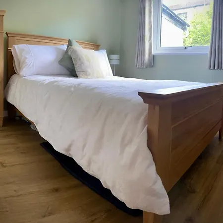 3-bedroom Bungalow, With Parking * Ambleside