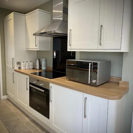 Dom wakacyjny 3-bedroom Bungalow, With Parking