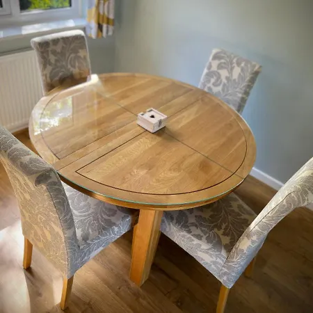 3-bedroom Bungalow, With Parking *