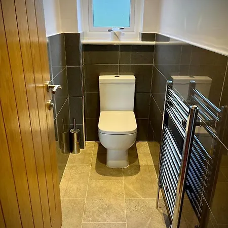 3-bedroom Bungalow, With Parking